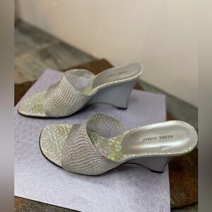 Pierre Dumas~Iridescent Insole w/Wire Mesh-Look Slide Sandal~Wedge~Silver~Size 9